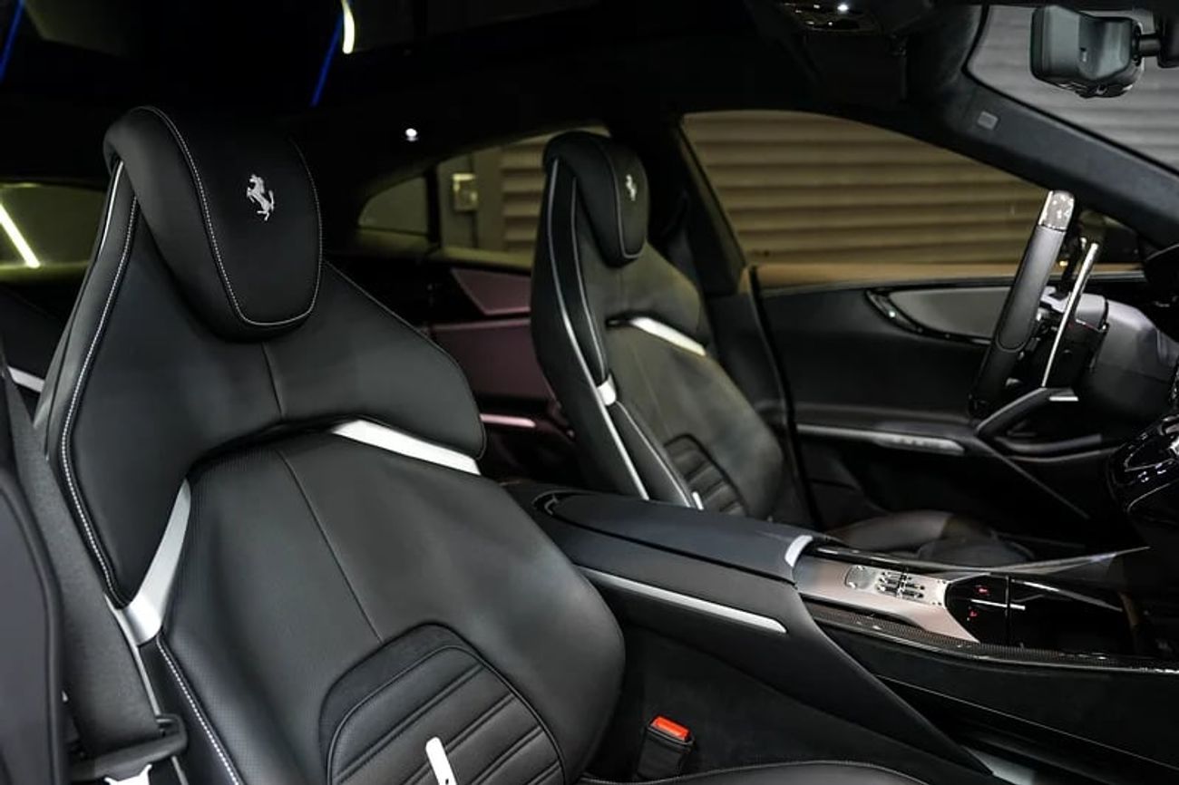 فيراري بوروسانجوي Panoramic Roof, Carbon Exterior/Interior, Dealer Warranty + Service!!