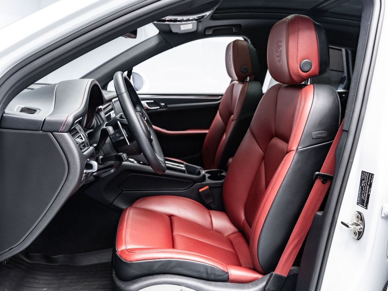 Porsche Macan BUY NOW, PAY 2027 | THE BLACKLINE STANDARD | Porsche Macan 2025 2.0LFebruary 2028 Warranty, GCC