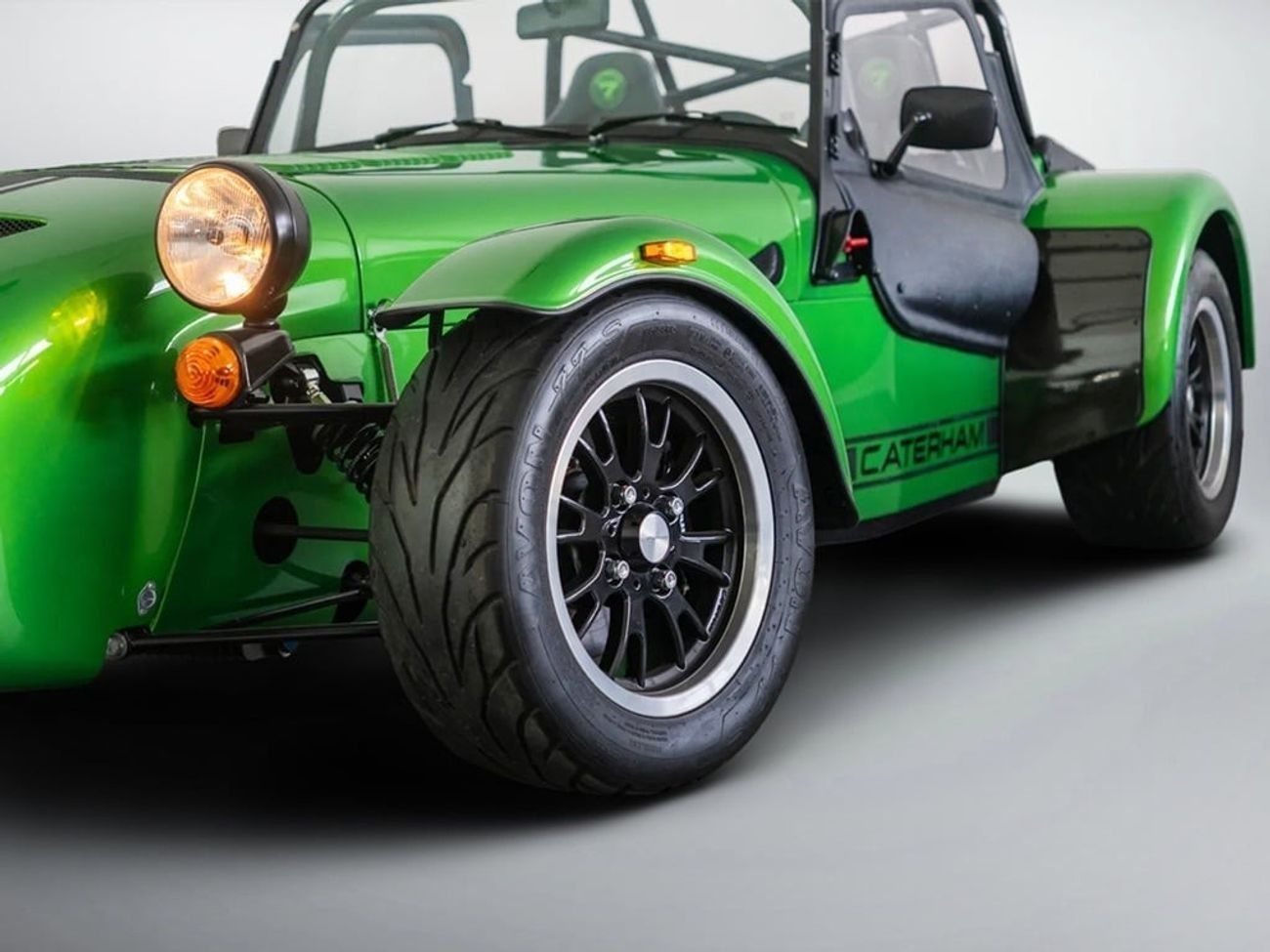 Caterham Seven 2024 Caterham 340R / Special Order in Mercedes Magno Hell Green Pearl / Bespoke High Option Order /