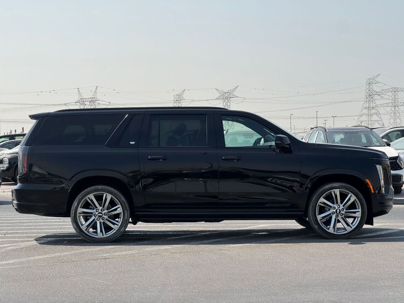 كاديلاك إسكالاد 2025 Cadillac Escalade 6.2L V8 ESV Sport Platinum Executive Canadian Spec