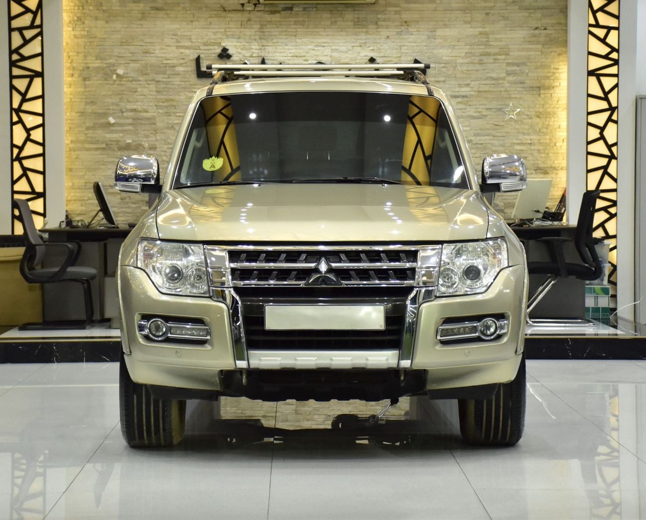 ميتسوبيشي باجيرو EXCELLENT DEAL for our Mitsubishi Pajero GLS ( 2017 Model ) in Golden Color GCC Specs