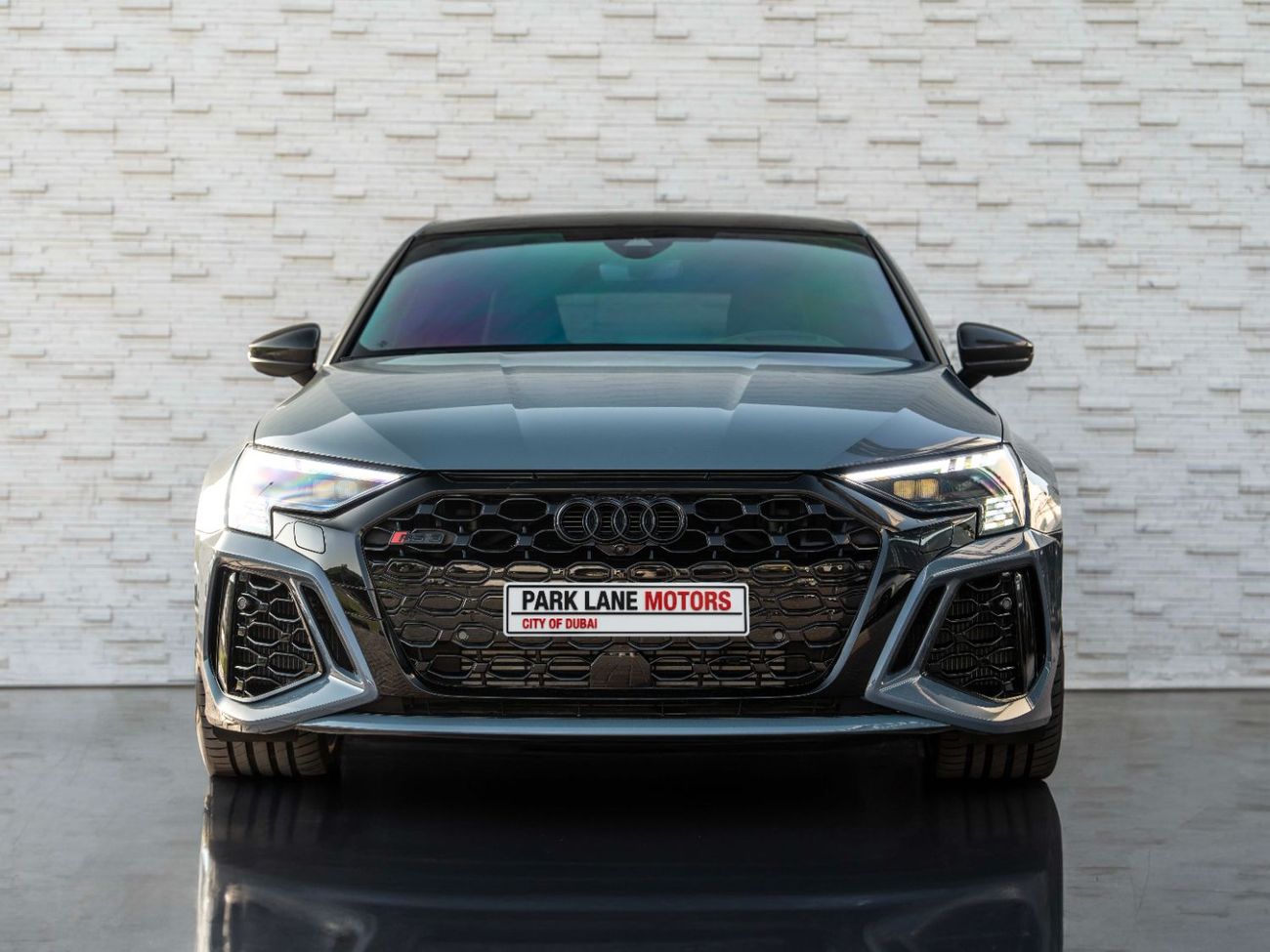 أودي RS3 TFSI quattro 2.5L Sportback
