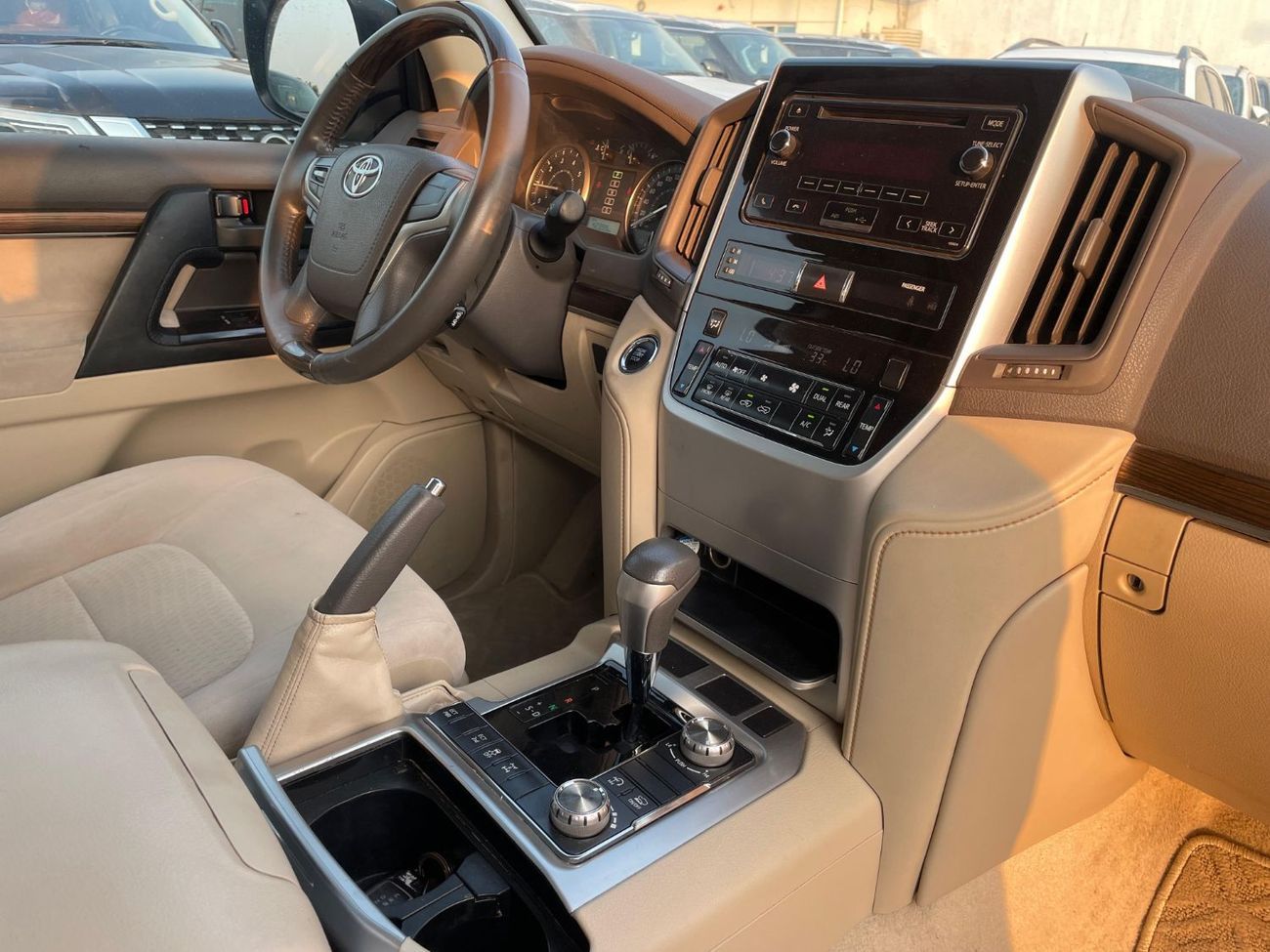 Toyota Land Cruiser GXR 4.0L (271 HP) 4WD