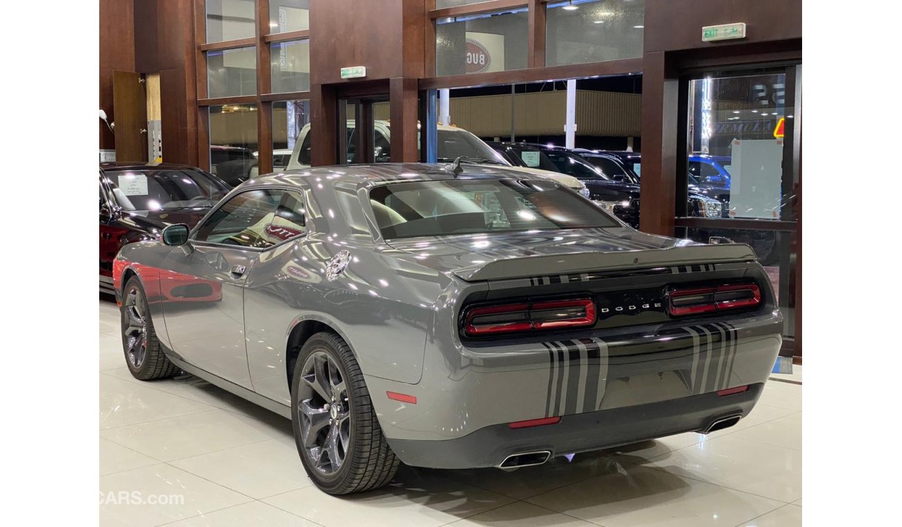 Dodge Challenger V6