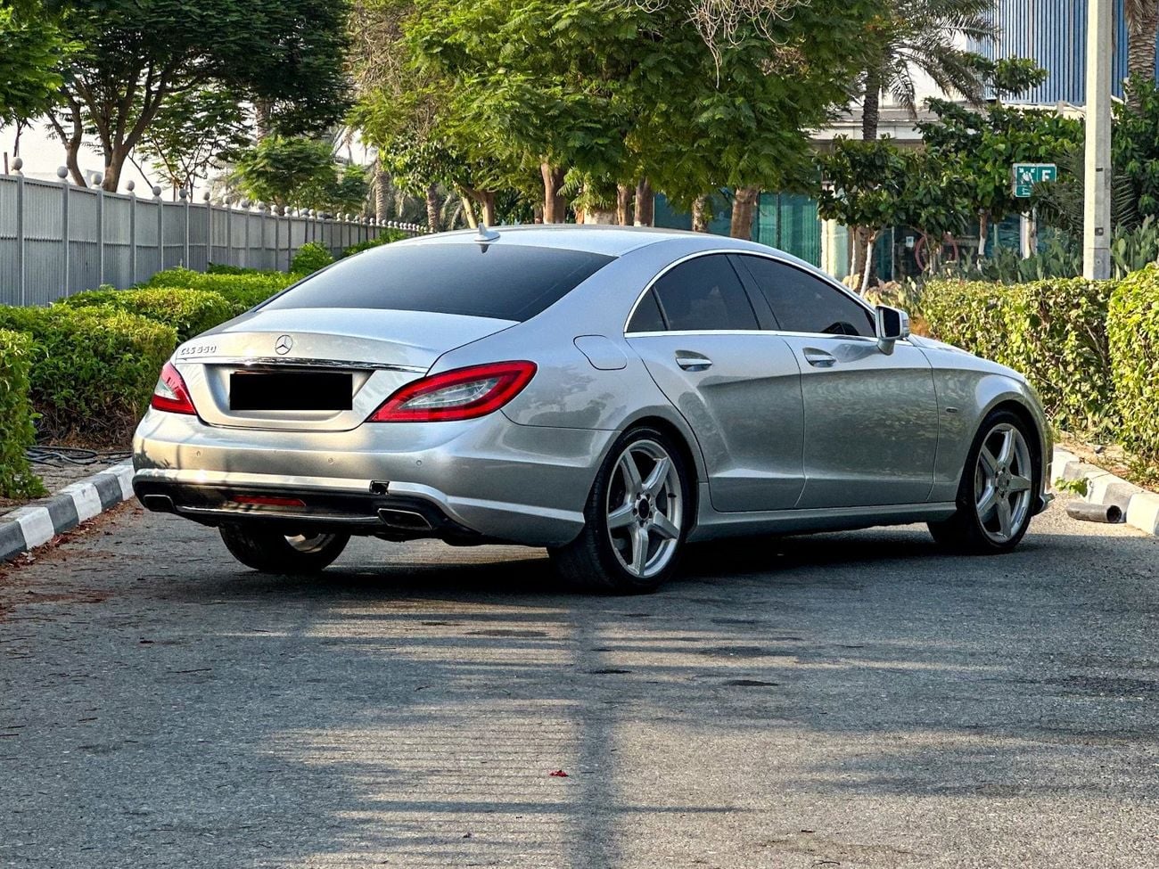 مرسيدس بنز CLS 55 AMG Mercedes-Benz CLS 550 AMG | Law Mileage ( 154,000 Km ) | Japanese Specs