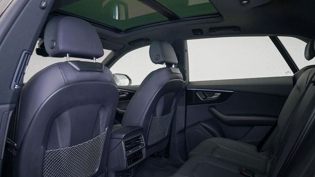 Audi Q8 S-Line 55 TFSI quattro (340 HP) UAE's Very Best Example AED 3,399 Per Month, миниатюра 24