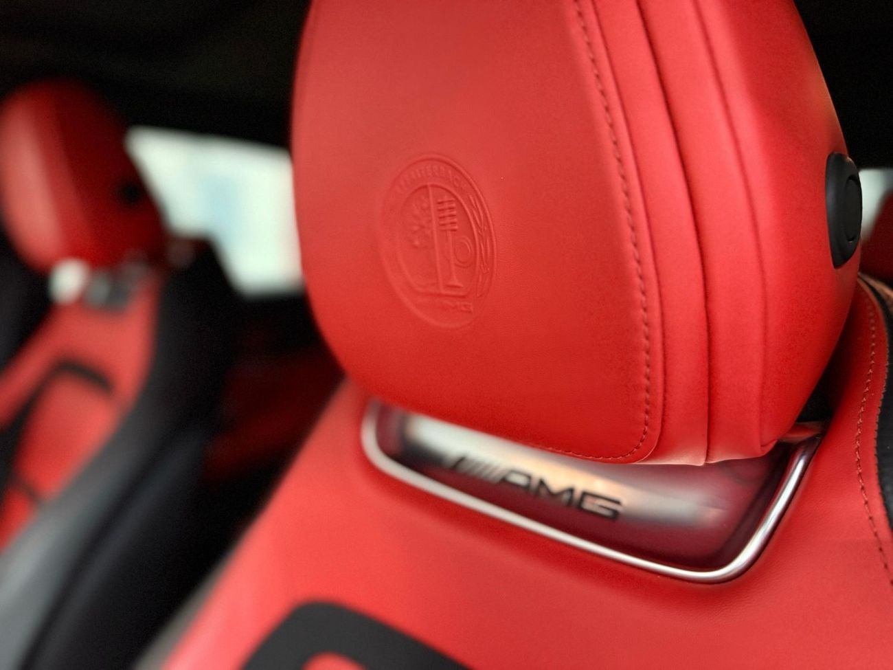 مرسيدس بنز GT 63 S AMG