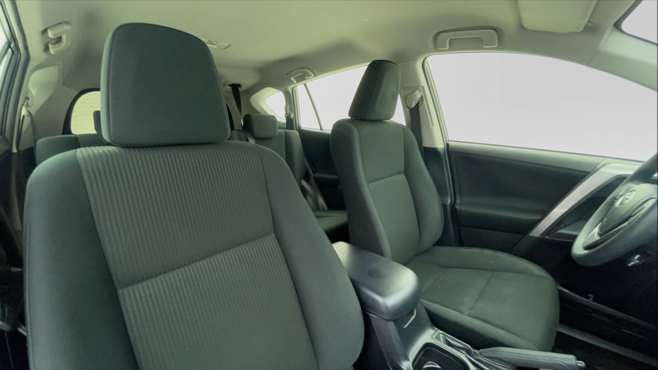 تويوتا راف ٤ EX 2.5 | بدون دفعة مقدمة | اختبار القيادة في المنزل