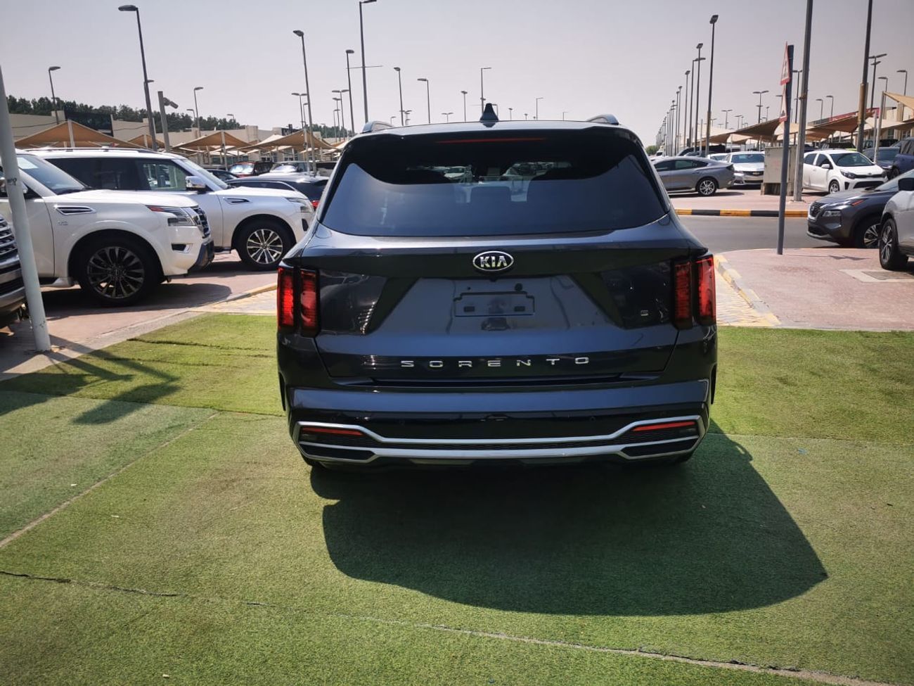 كيا سورينتو Std 2.5L FWD