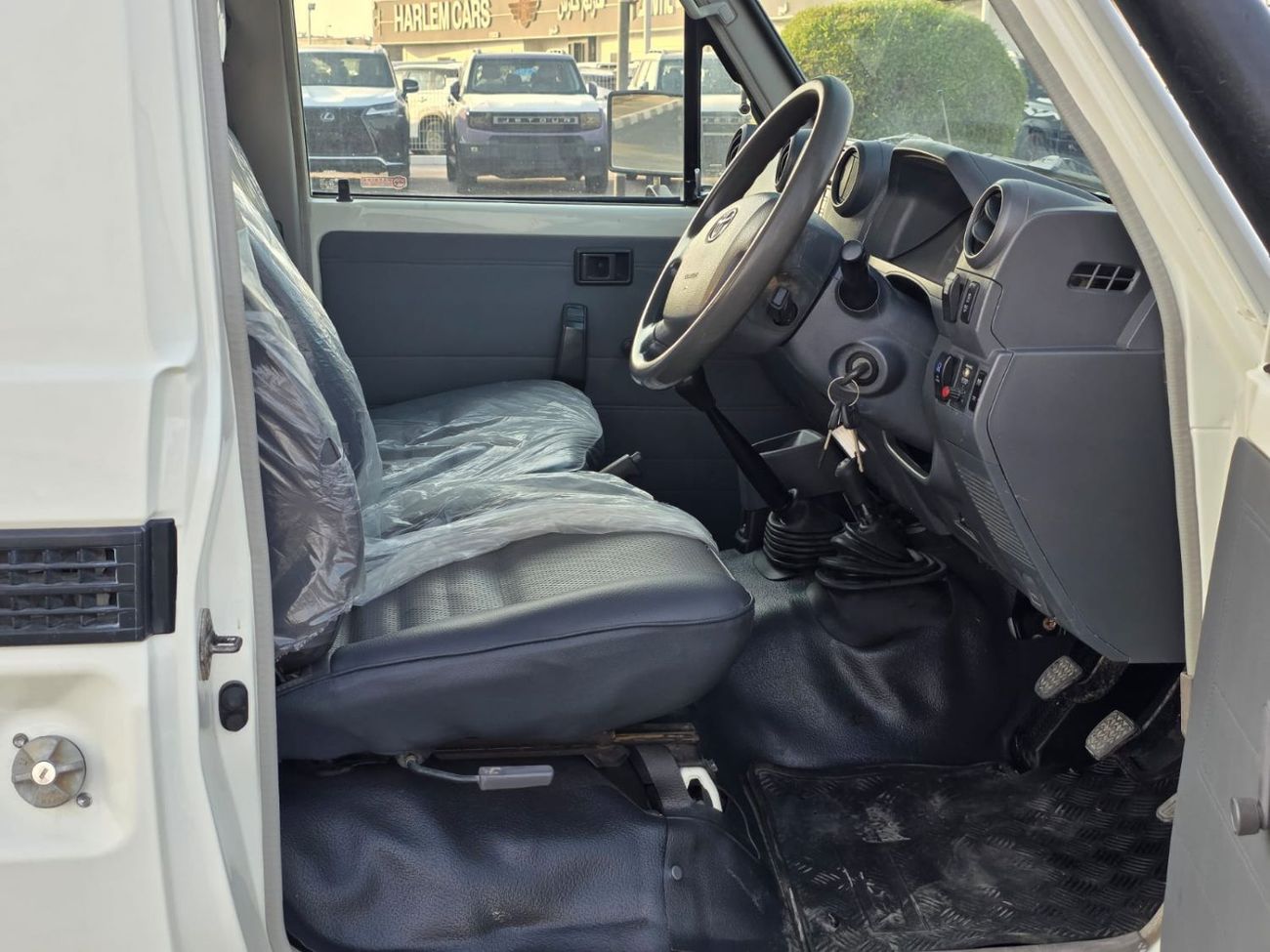 Toyota Land Cruiser Pick Up DIESEL 4.5 LITER ,RIGHT HAND DRIVE MANUAL GEAR