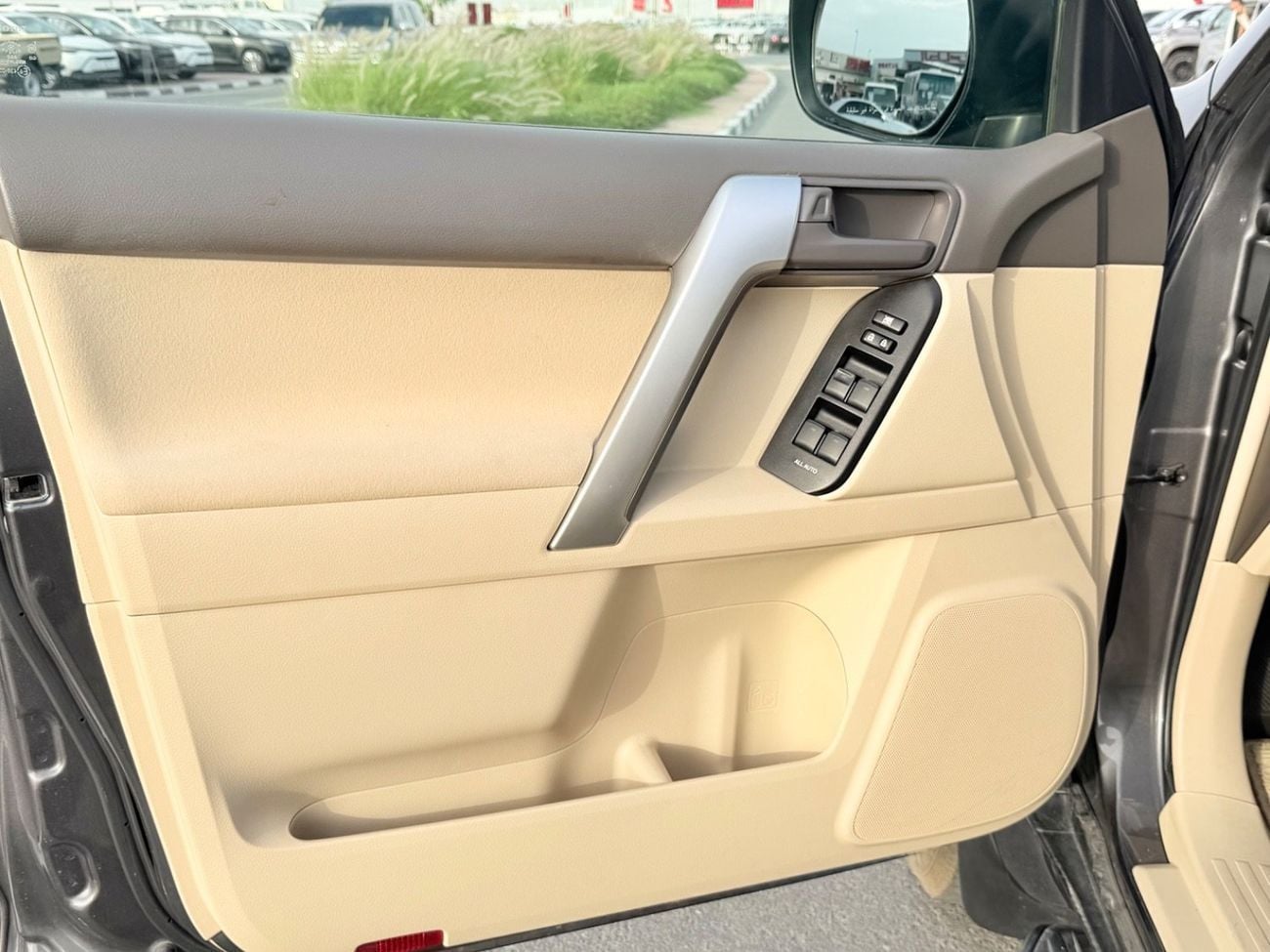 Toyota Prado TX-L 4.0L Toyota Prado Years 2023 V6 4.0 full loaded petrol sunroof