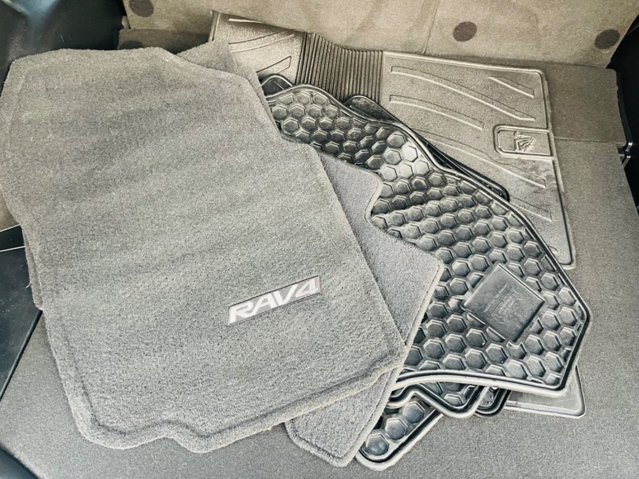 Toyota RAV4 VXR HEV 2018 RAV4 hybrid xle full option