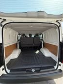 Toyota Hiace GL TOYOTA HIACE 6 SEATER GLASS VAN