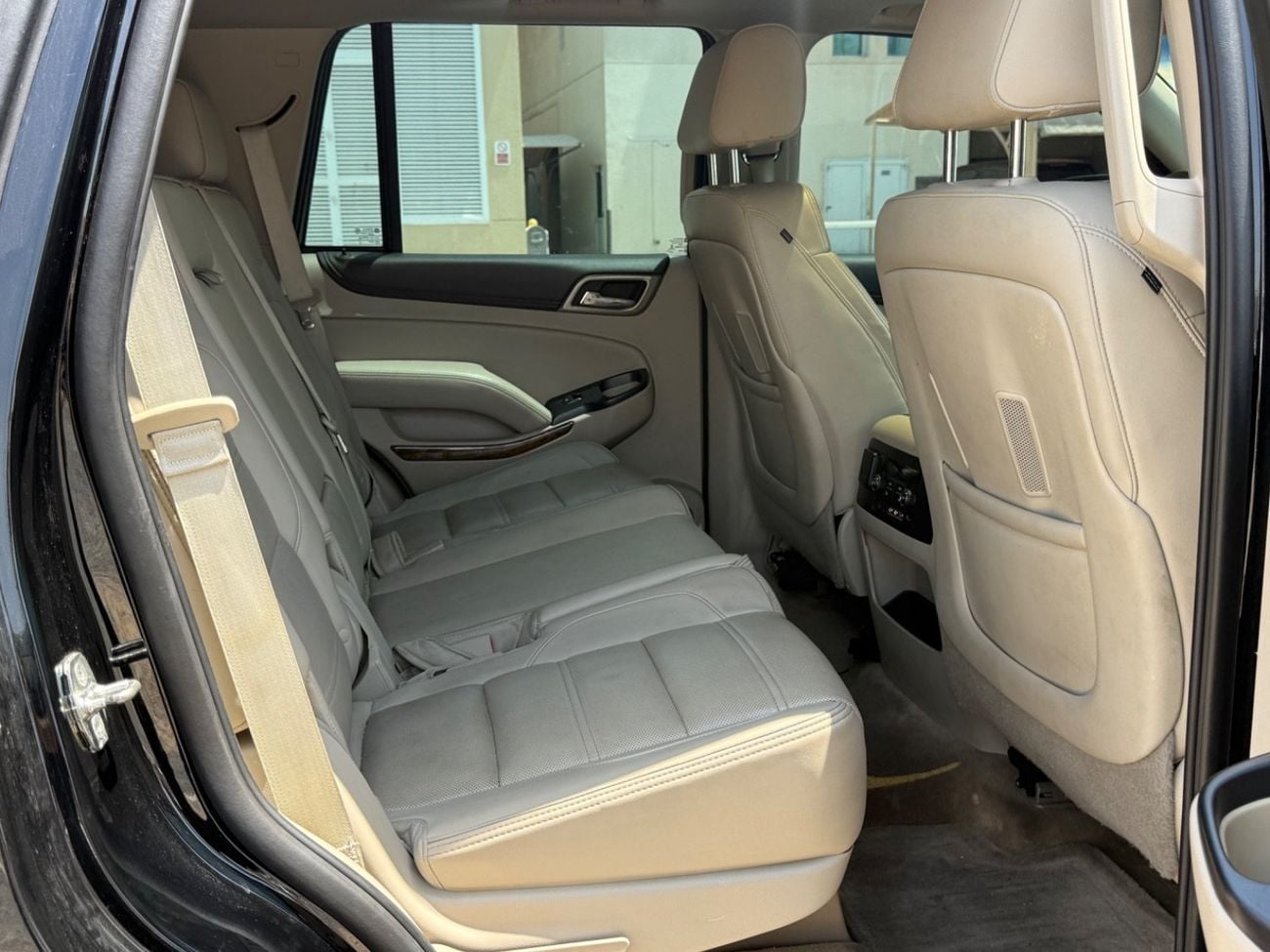 GMC Yukon 2015 DENALI 6.2L/V8 WELL MAINTAINED GCC