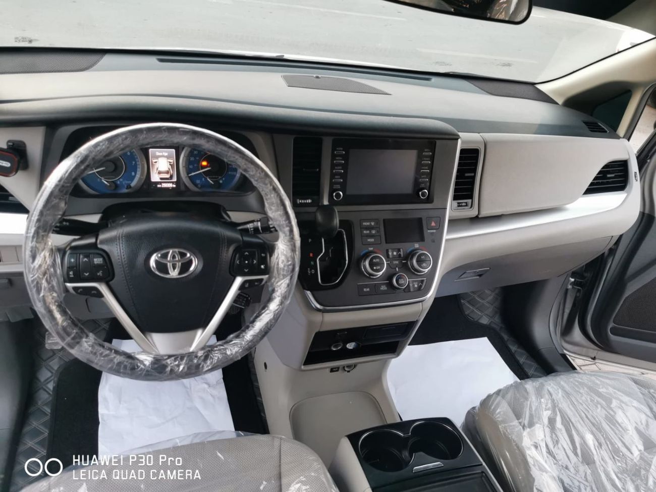 تويوتا سيينا American import, full option