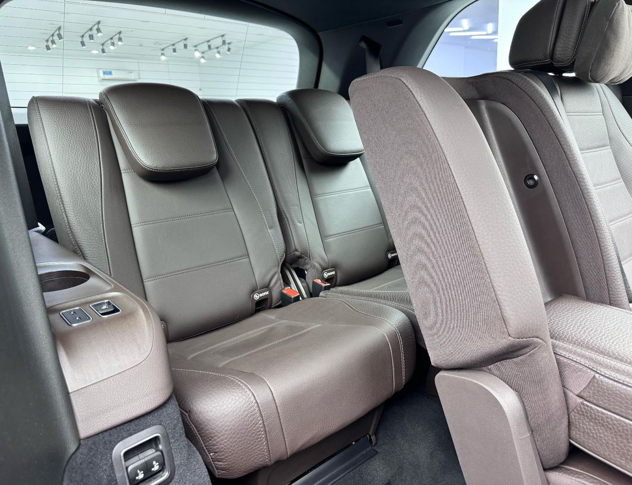 مرسيدس بنز GLS 450 4MATIC 2022 Mercedes Benz GLS 450 AMG 4MATIC, Warranty, Full Mercedes Service History, 7 Seater, GCC