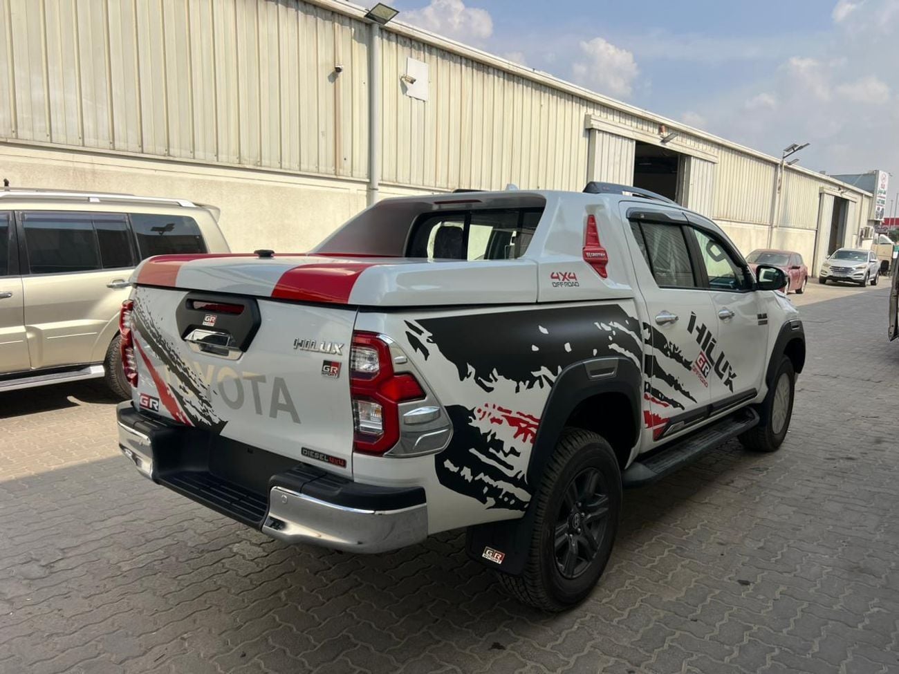 Toyota Hilux GR-SPORTS DIESEL AUTOMATIC 4-CYLINDER PICK UP GR-SPORTS 2.4L DIESEL A/T MY2026