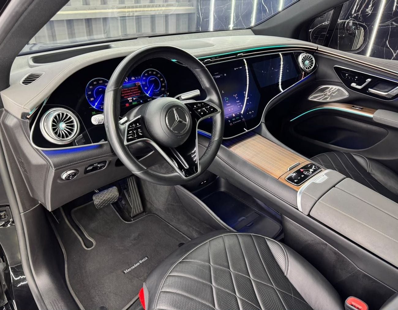 Mercedes Benz EQS 580 EQS 580 4MATIC Korean | Luxury 7 seater  SUV | Fully Electric | Well Maintained