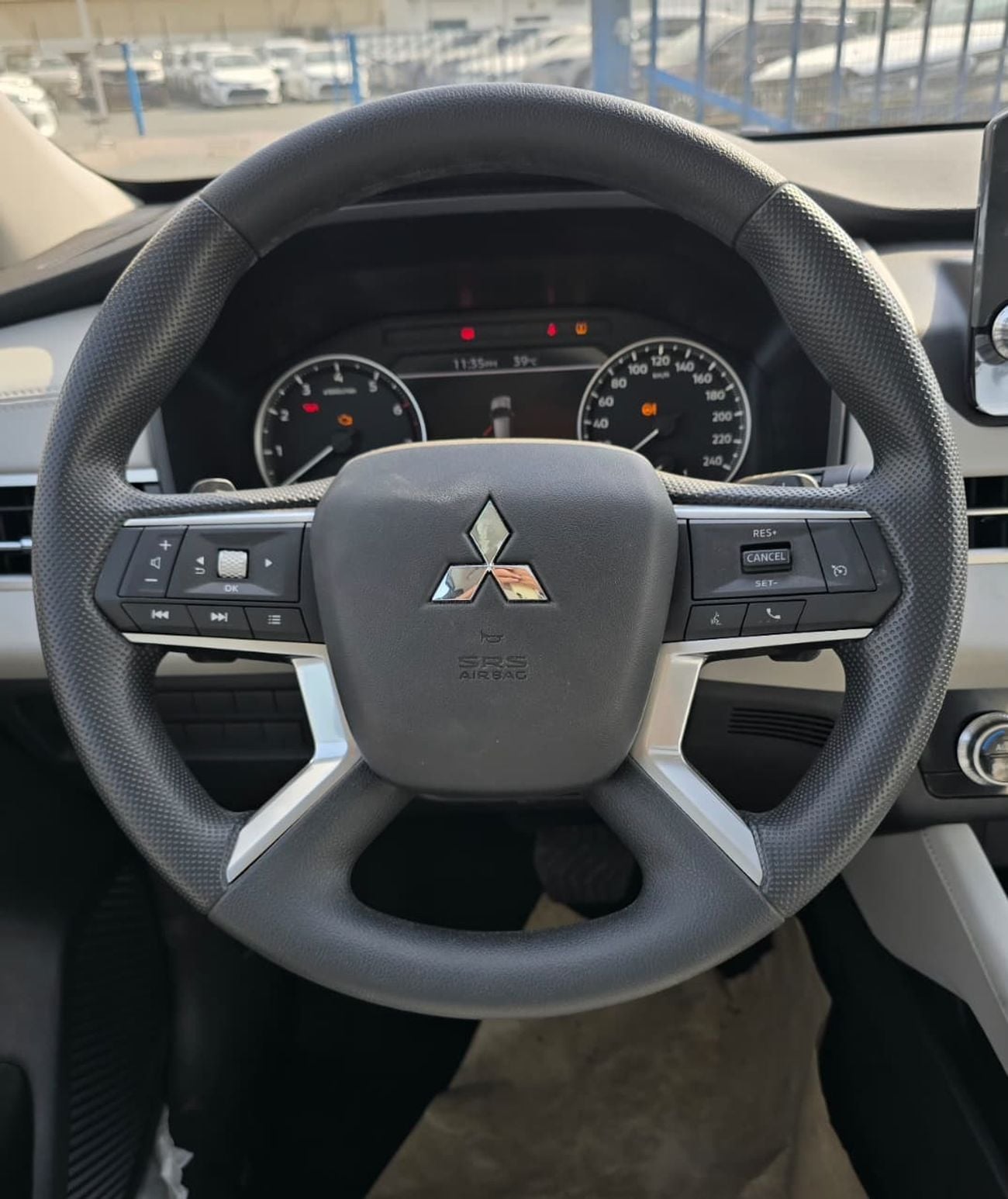 ميتسوبيشي آوتلاندر M-LINE 2.5L 2026