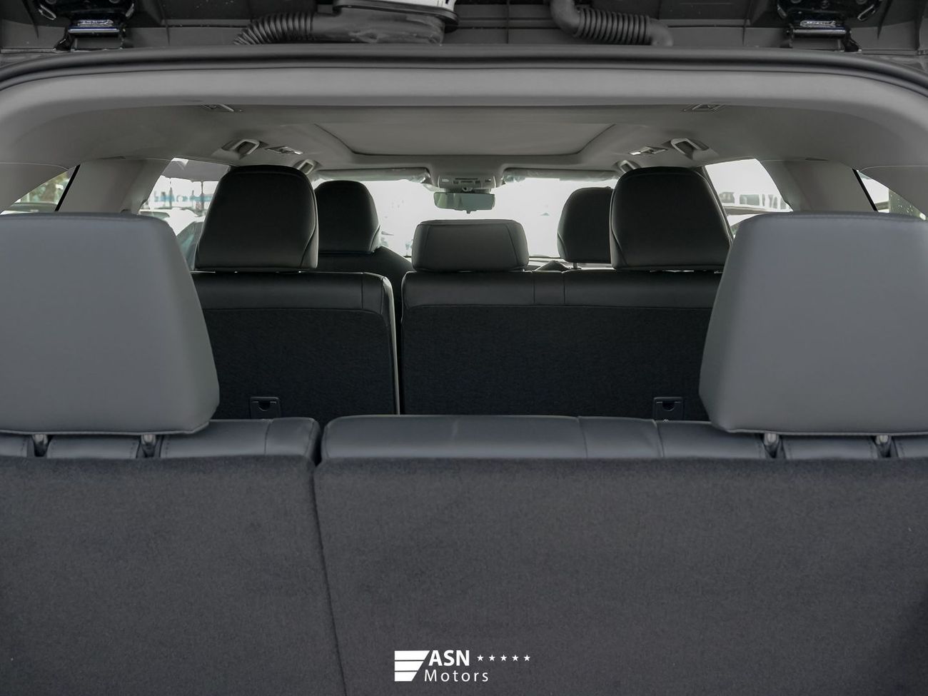 تويوتا هايلاندر 2.5L Hybrid AWD Extreme Edition 7 Seats 2025 (Export Price)