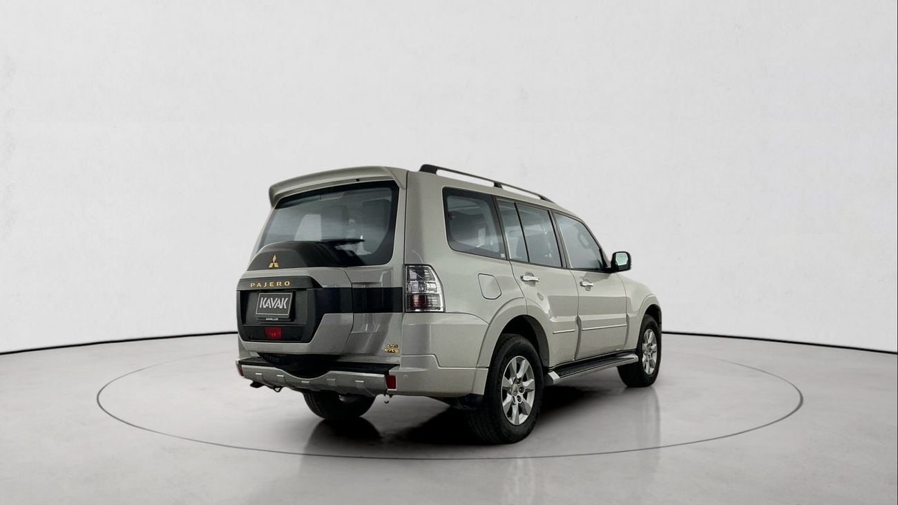 ميتسوبيشي باجيرو GLS Highline | شامل الضمان | 0 ﺪﻔﻋﺓ ﺃﻮﻟﻯ