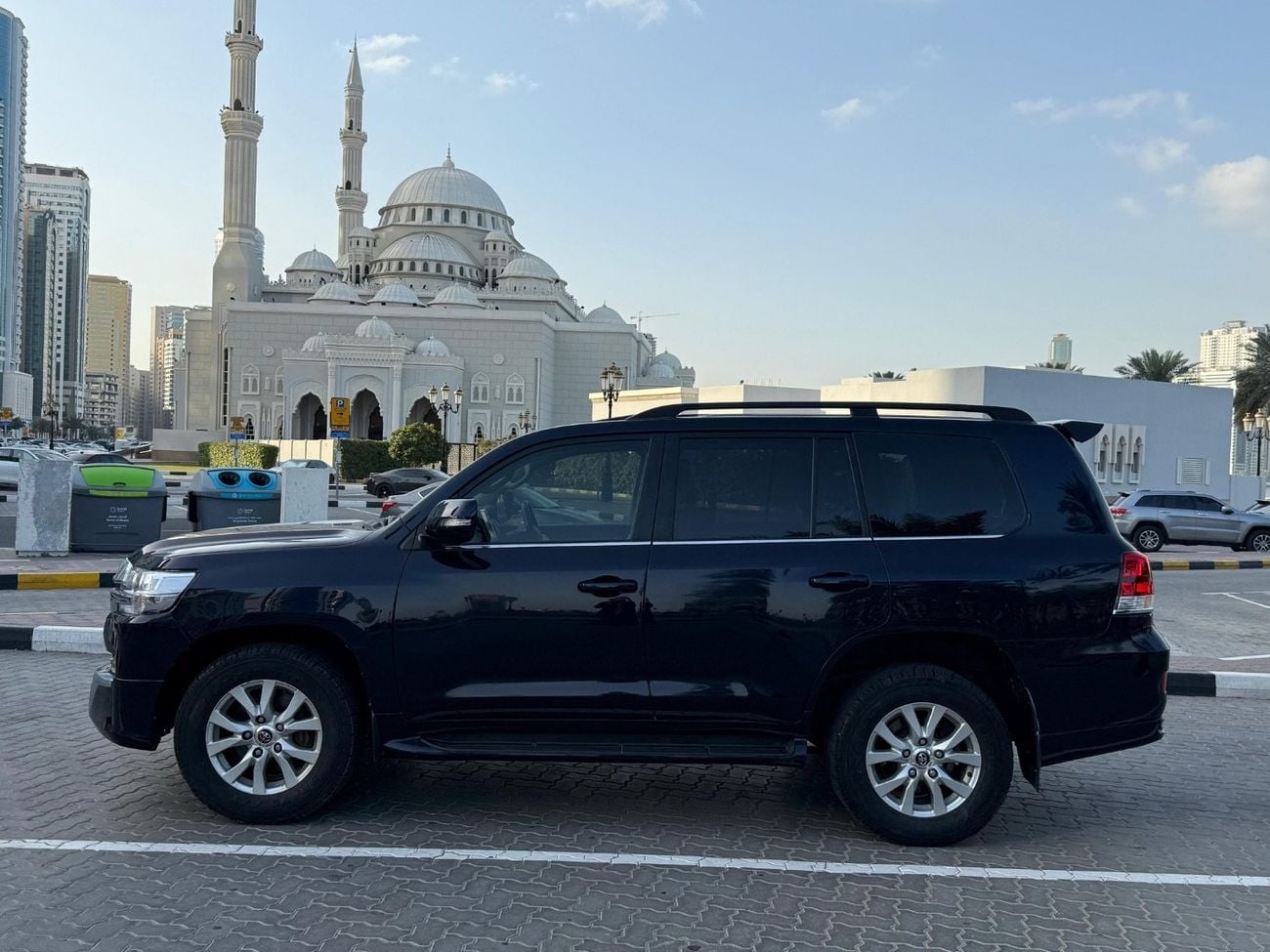 Toyota Land Cruiser 200 Series VX update to Sahara shape