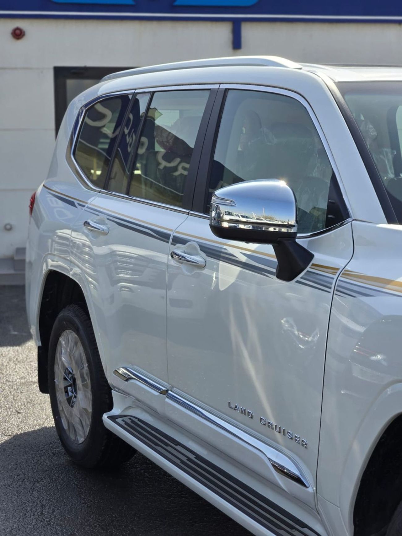 Toyota Land Cruiser LC300 4.0L VXR PETROL A/T 7 SEATER FULL OPTION