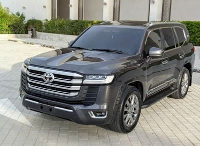 تويوتا لاند كروزر Toyota landcruise 2013Model GXR Facelifted 2025 4.0L V6 petrol Engine Colour Black push start Transm