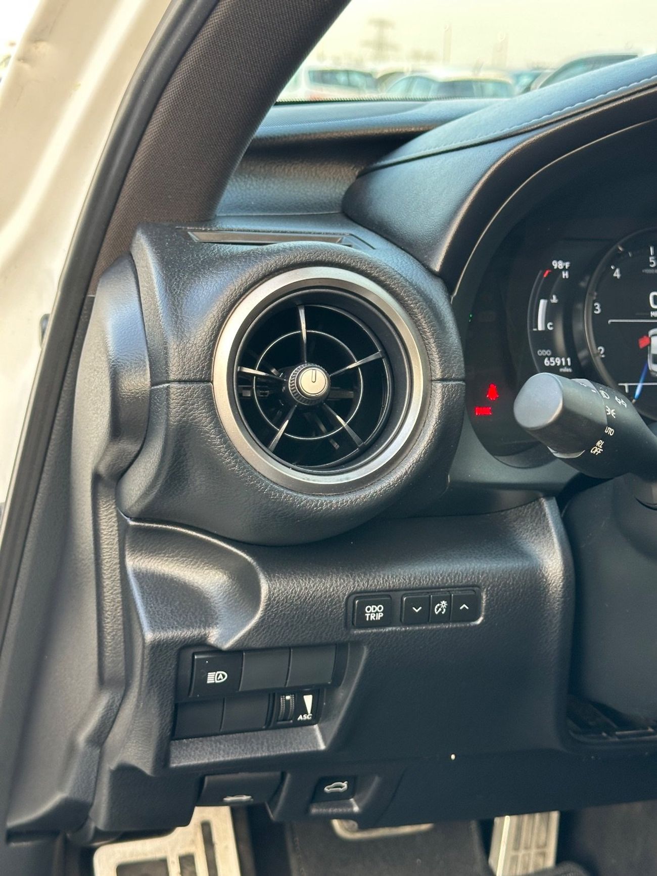 Lexus IS350 F Sport Platinum AWD 3.5 L | Cooling and heating seats | Radar, Road Assist system | Full option