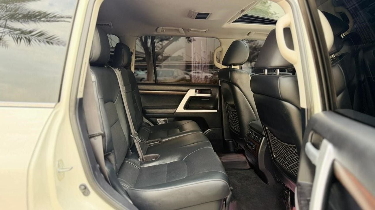 تويوتا لاند كروزر -