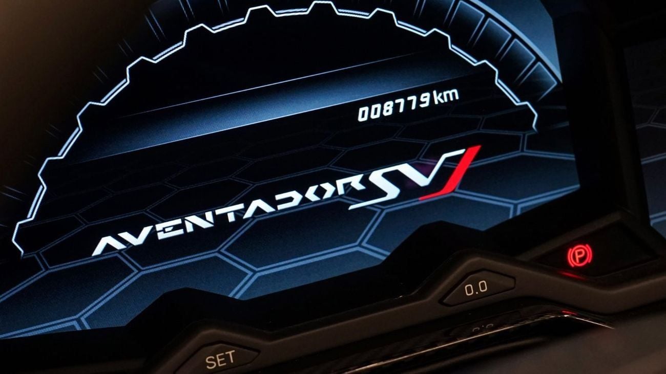 لامبورغيني أفينتادور SVJ 6.5L V12 | European Specs | 8,700 KM | Full Service History