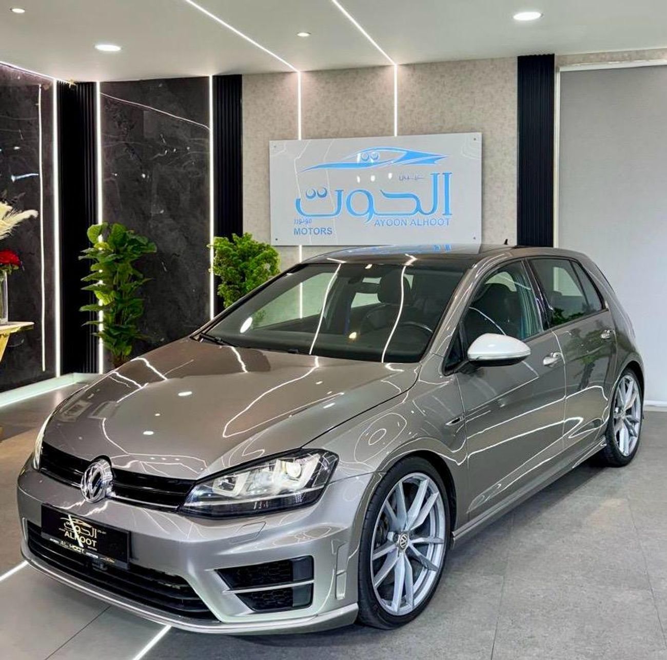 فولكس واجن جولف ار AWESOME VOLKSWAGEN GOLF R || UNIQUE COLOR || FULL OPTIONS || GCC || PERFECT CONDITION || LOW MILEAGE