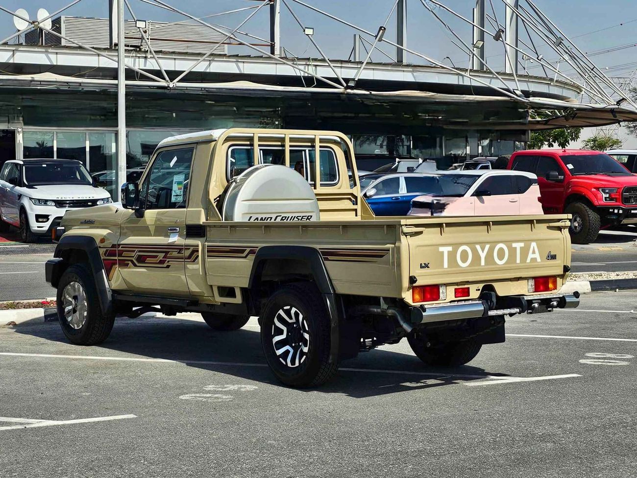 Toyota Land Cruiser Pick Up LC79 / 2.8L V4 Diesel / A/T / Singal Cabin / 4WD / FULL Option / SPECIAL OFFER