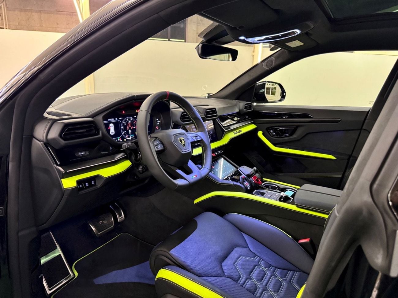 Lamborghini Urus LAMBORGHINI SE 2026 | 800 HP | HIGHWAY ASSITS | NIGHT VISION | HEAD UP | FULL OPTION