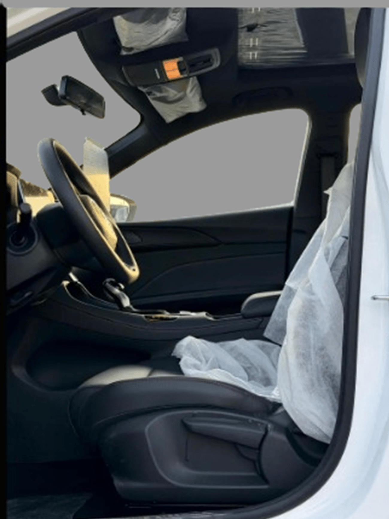 MG 5 ECTGLD004 - 2025 MG5 Luxury - 1.5L Petrol Auto White - Chinese