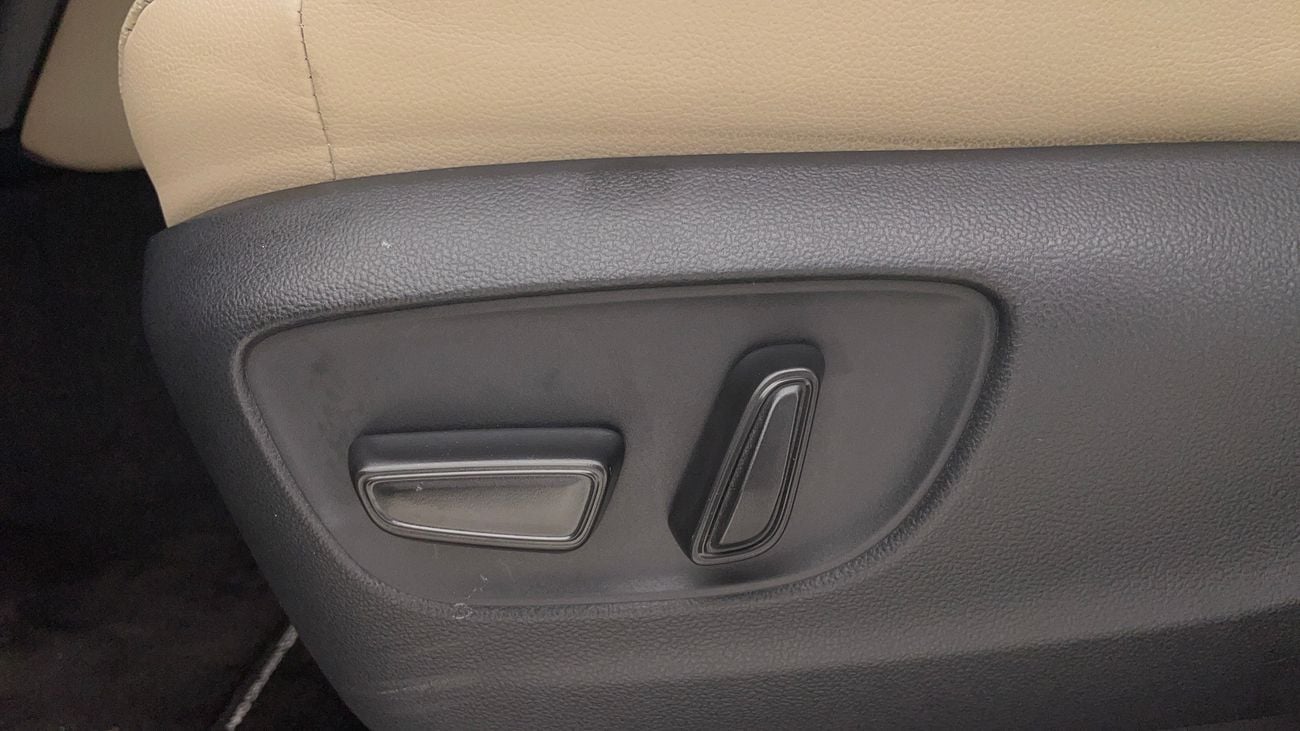 تويوتا لاند كروزر GXR 2.4 | بدون دفعة مقدمة | اختبار القيادة في المنزل