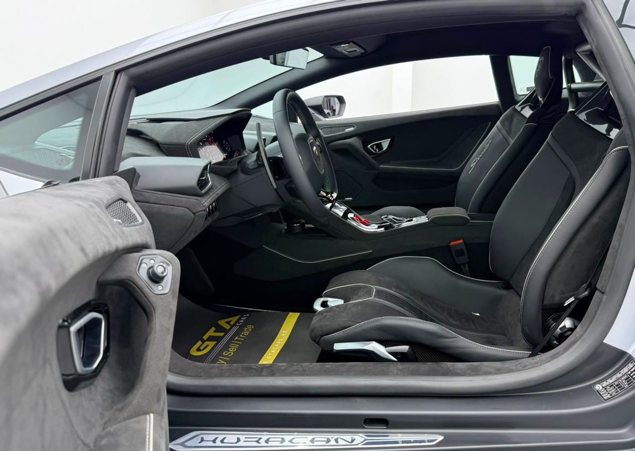 لامبورغيني هوراكان 2024 Lamborghini Huracan Sterrato LP-610-4, Warranty, Full Service History, Very Low Km, Japanese