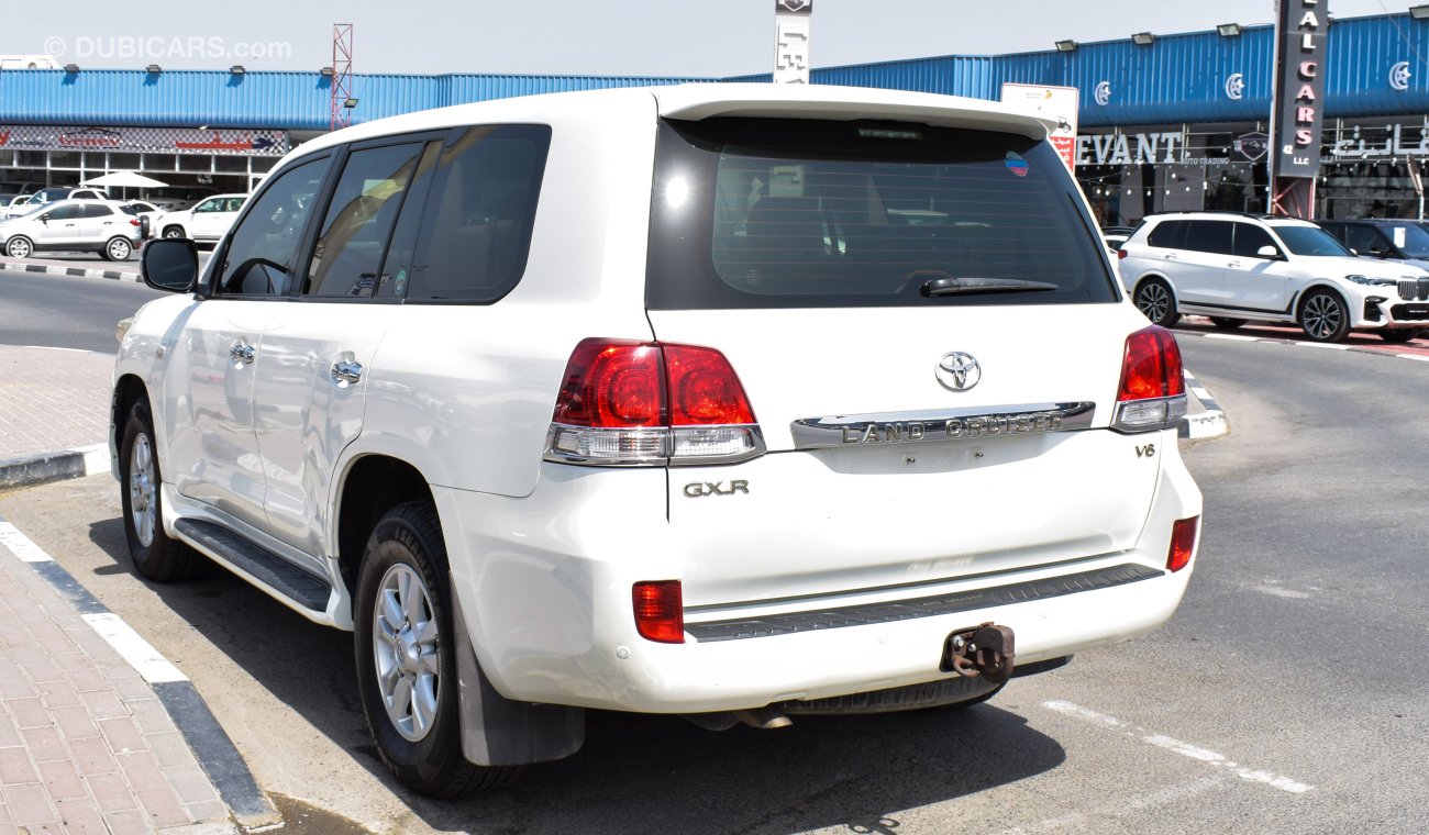 Toyota Land Cruiser GXR V6