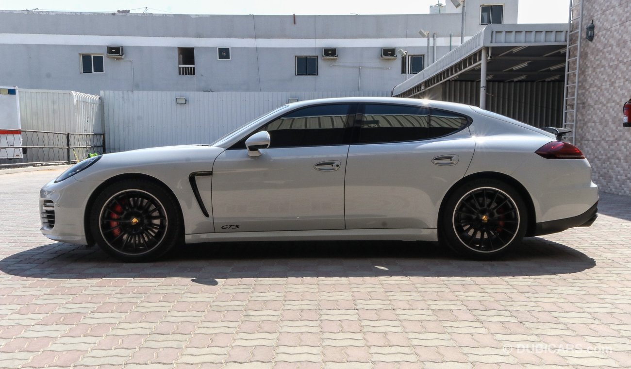 Porsche Panamera GTS 4.8 V8