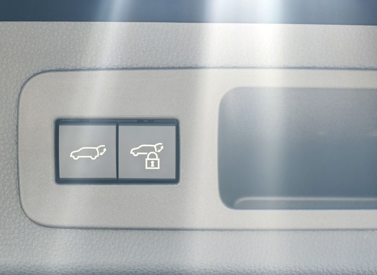 تويوتا لاند كروزر 3.5T VXR Hybrid