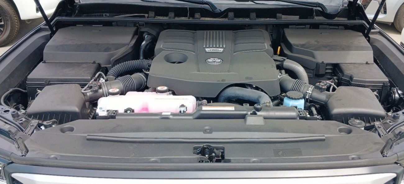 تويوتا لاند كروزر Toyota Land Cruiser 300 VXR 3.5L Petrol TT 2024YM