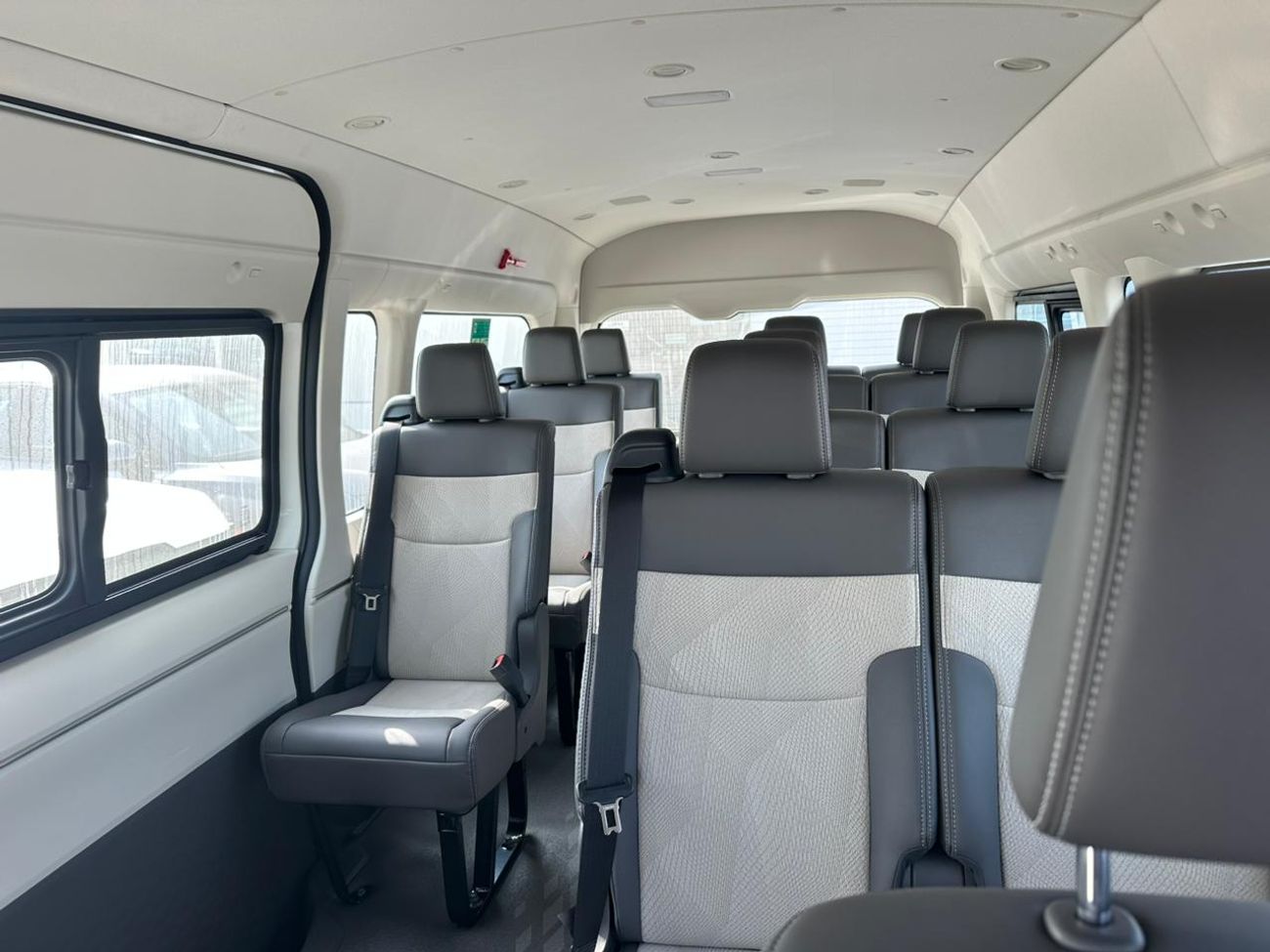 Toyota Hiace HIACE 3.5L MT 2026 MODEL WHITE DIESEL