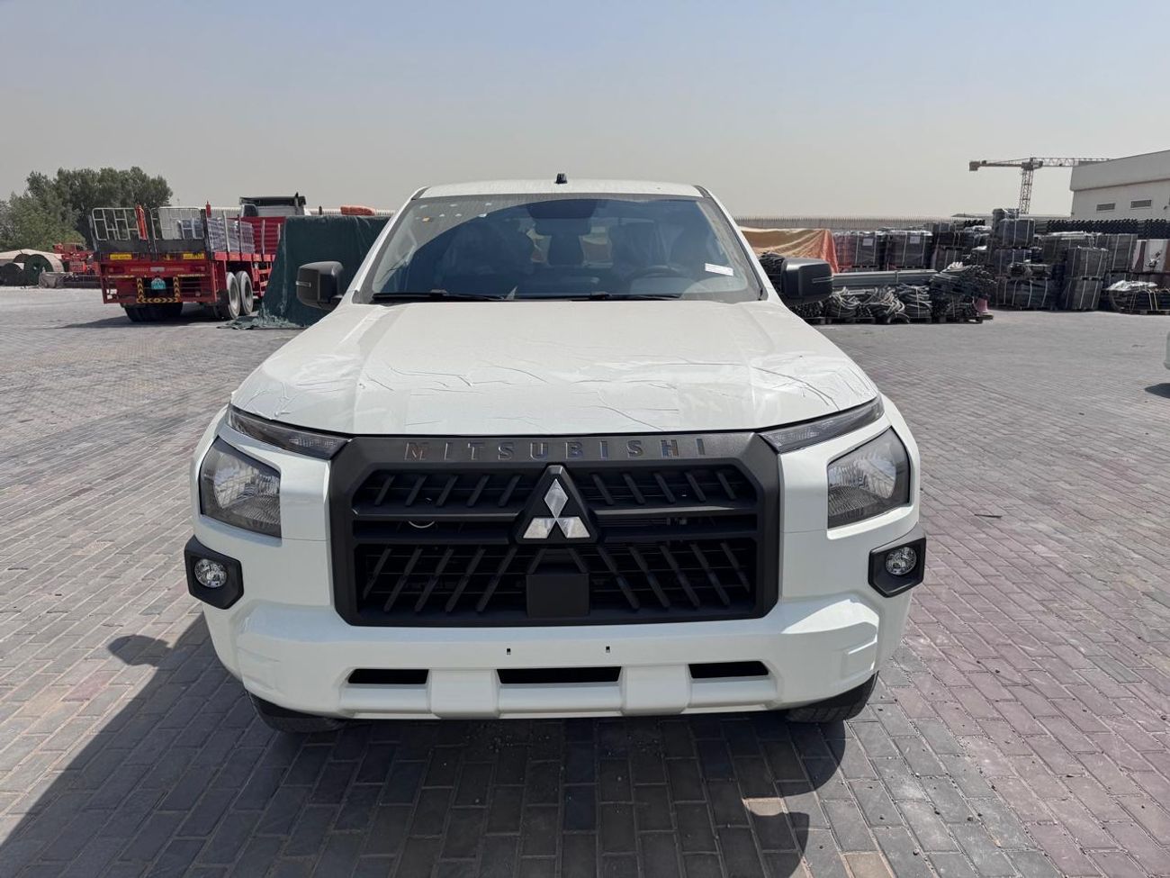 ميتسوبيشي L200 MITSUBISHI L200 Petrol Double Cabin 4WD 5MT 2.5L GLX -FULL OPTION_White
