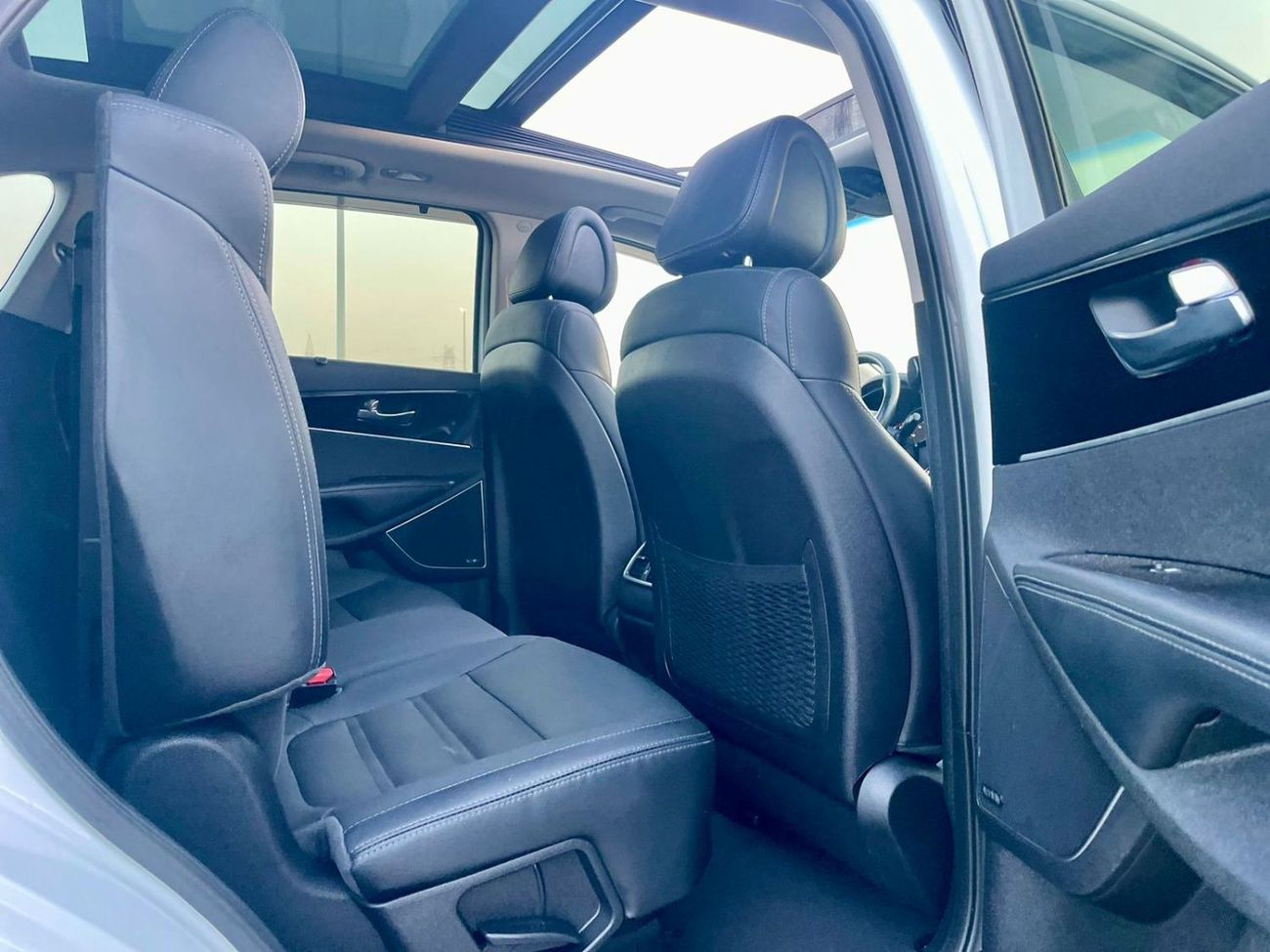 كيا سورينتو 2016 Kia Sorento SX Edition Full Option Panorama View - 3.3L V6 - 7 Seater With Radar - 98,000 Milea