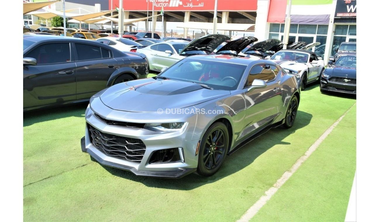 Chevrolet Camaro CAMARO/COOD CONDITION /RED INSEDE