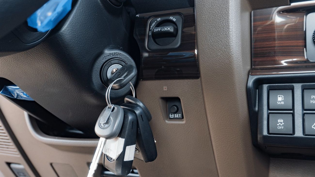 Toyota Land Cruiser Pick Up ECT0110 - Toyota LC79 SCab - 2.8L Dsl At V4 Mid Beige 2025