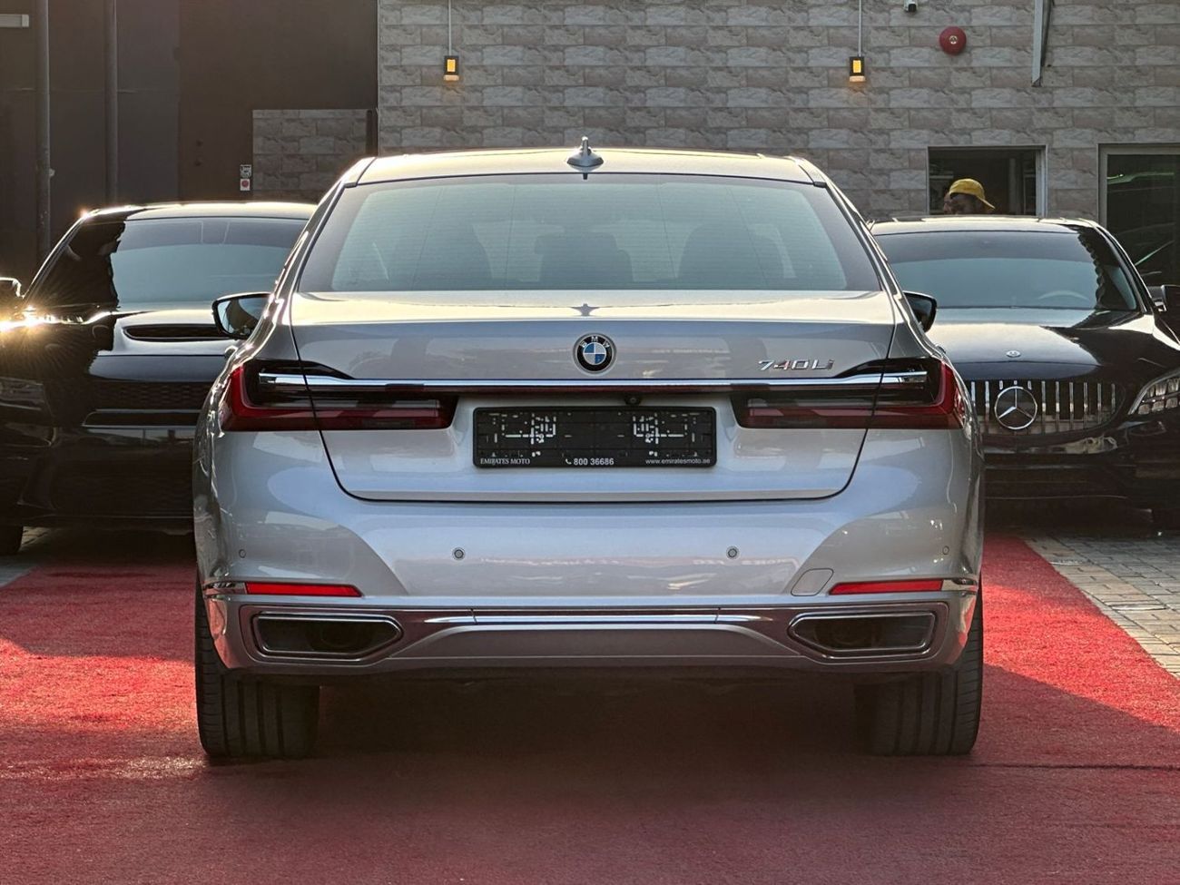 بي أم دبليو 740Li 3.0 لتر TwinPower Turbo - عدد 6 سلندر ناقل الحركة: أوتوماتيك من 8 سرعات (Steptronic)