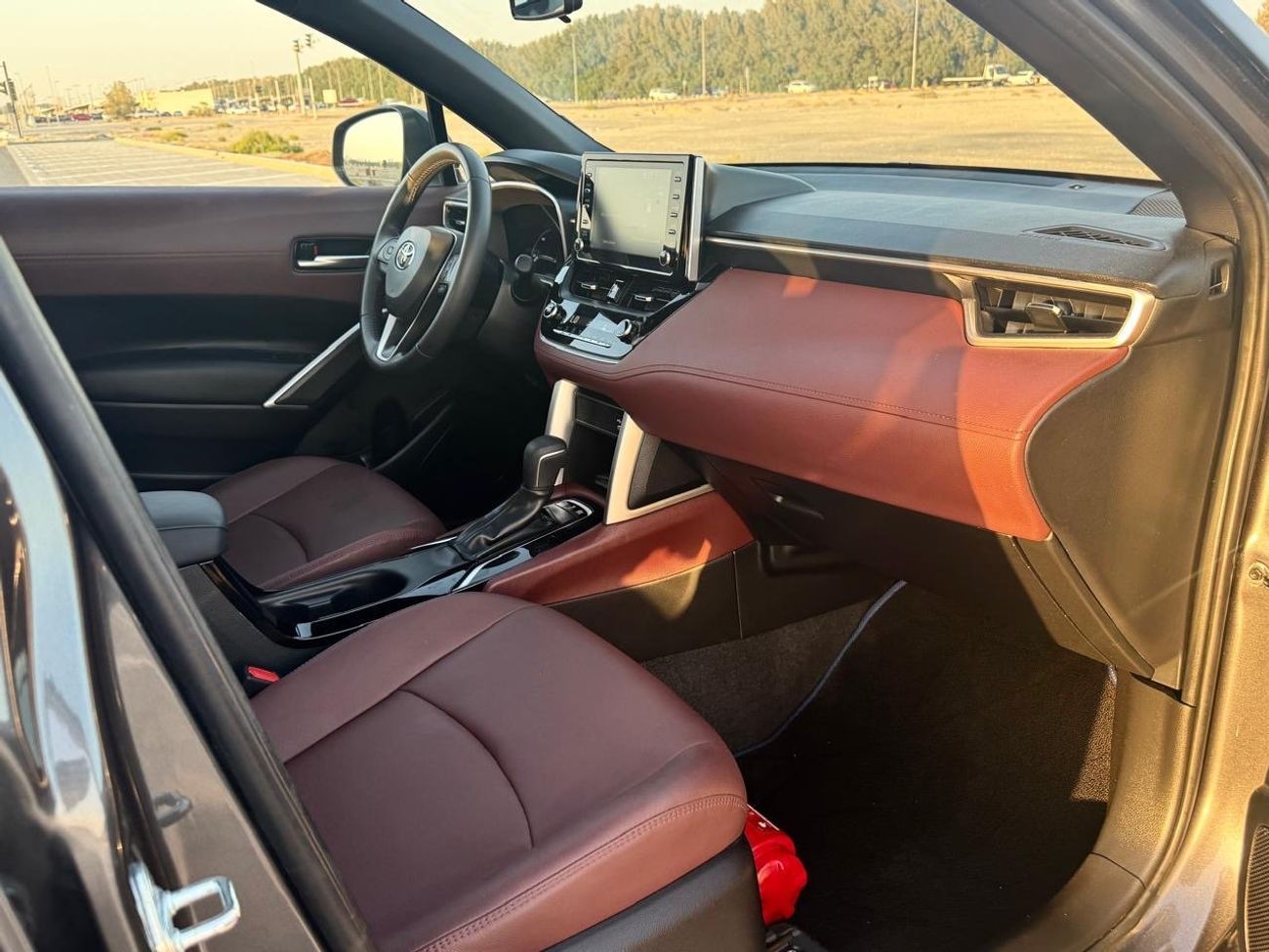 تويوتا كورولا كروس Top OF Range Corolla Cross 1.8L 2023 GCC (Hybrid) FULL OPTION