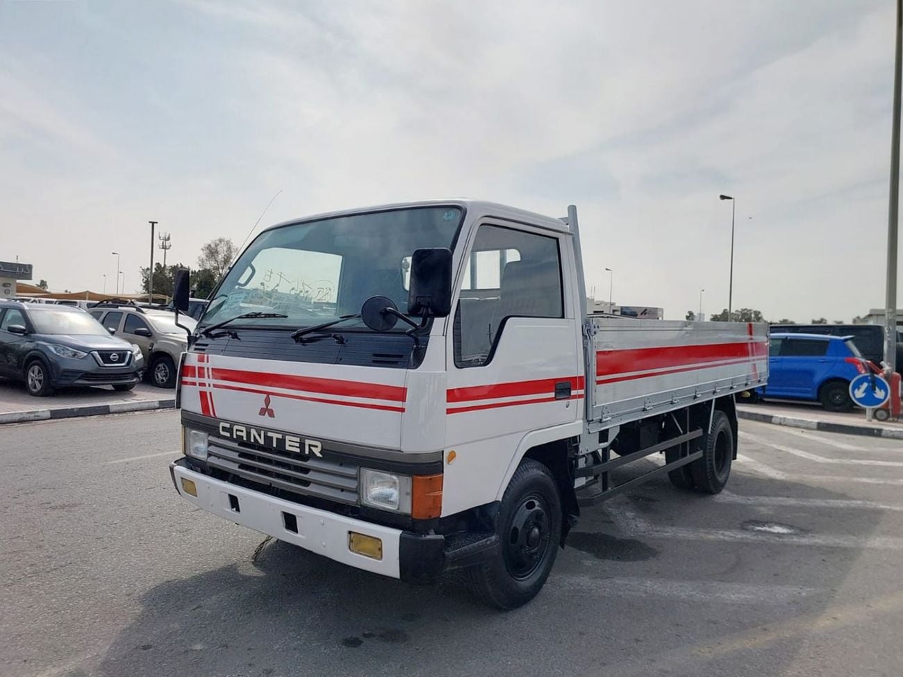 ميتسوبيشي فوسو كانتير (RAMADAN OFFER) MITSUBISHI CANTER TRUCK RHD 1988 MODEL 3.6 L DIESEL MANUAL(PM23190)
