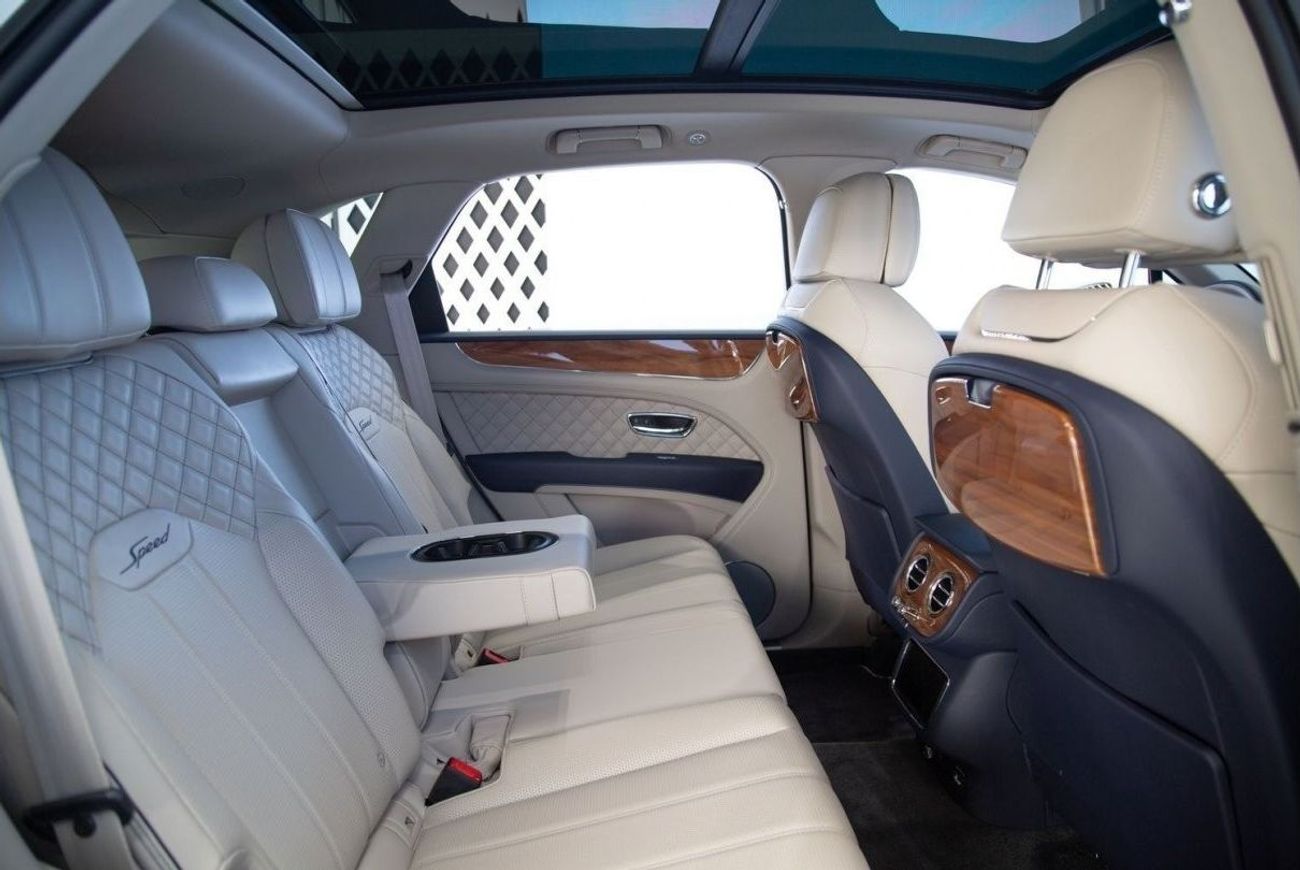 بنتلي بينتايجا Bentley Bentayga Speed Black Edition W12